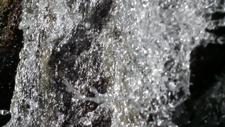 acquawrb 750 422 px
